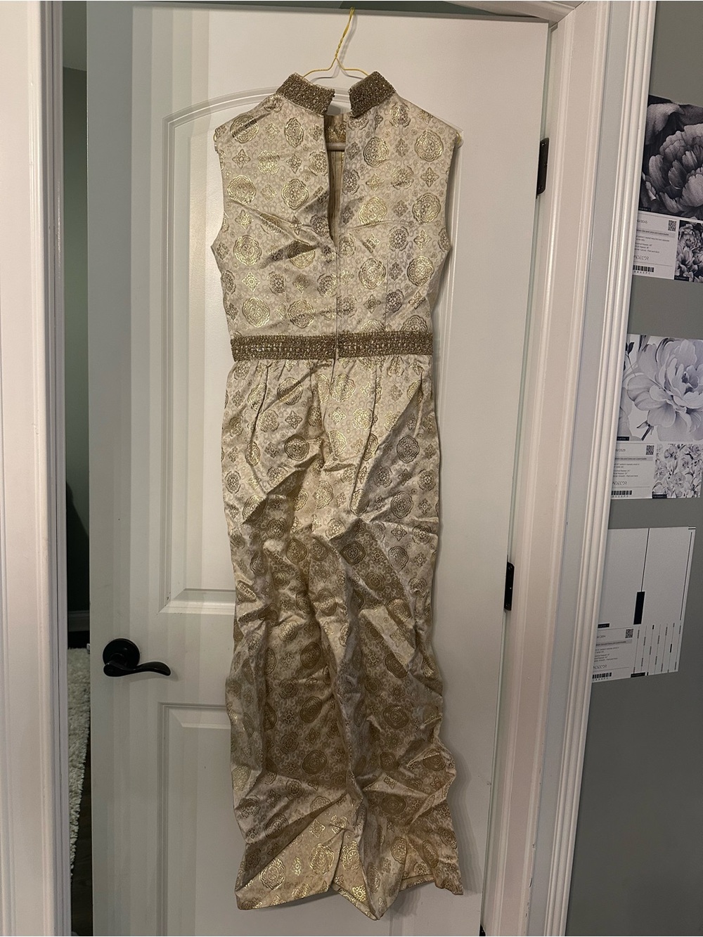 Gold Brocade Sleeveless Maxi Dress VINTAGE 1960s - MADE IN HONG KONG - Picture 3 of 3